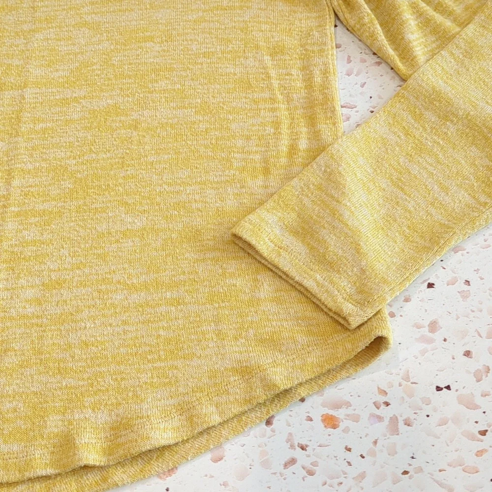 Old Navy | Golden Yellow Pullover Lightweight Sweater Long Sleeves | L
